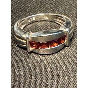 925 Sterling Silver 4grams Size 6 Garnet Ring